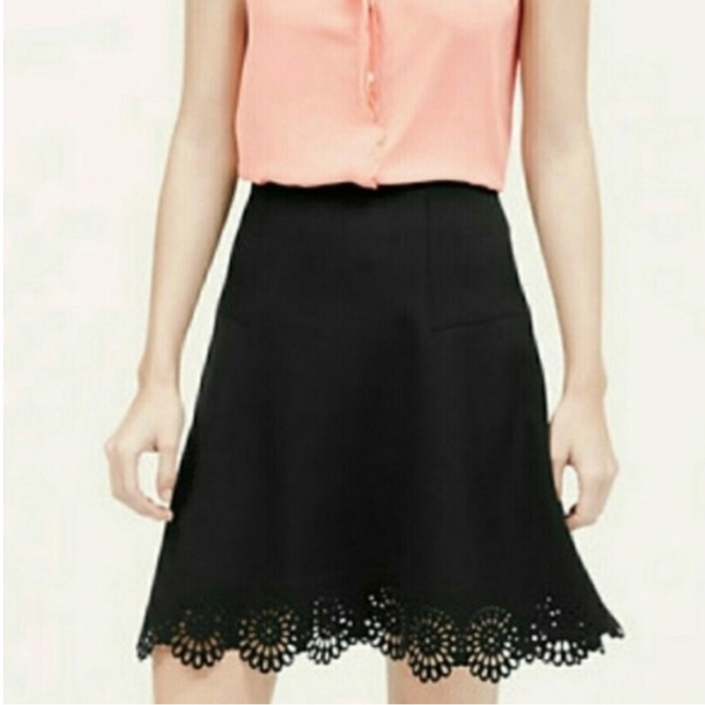 Loft Black A-Line Scalloped Floral Cut-Out Skirt Size 0 Petite